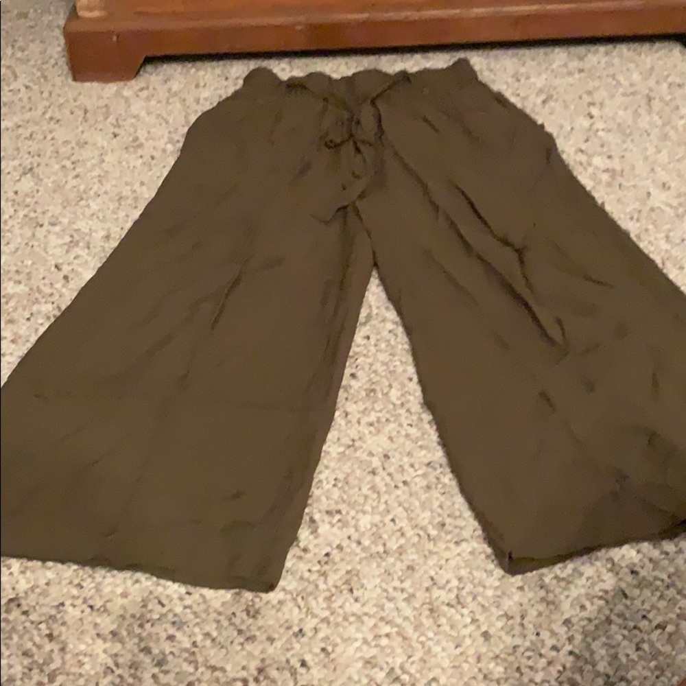 Size Xs wide legged pants from Garage